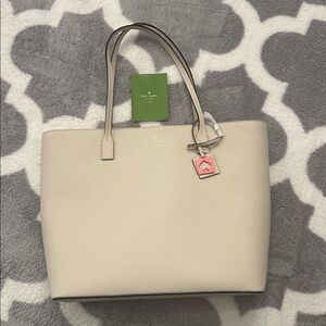 BRAND NEW Kate Spade Cream Tote Bag with Pink Charm